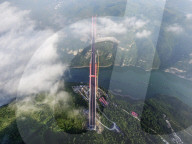 FEATURE - 78 Kilometer lange Brücke in China eröffnet