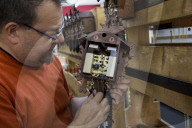 REPORTAGE - Kuckucksuhren Produktion in Titisee Neustadt 