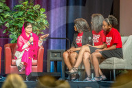 NEWS - Malala Yousafzai hält in Omaha eine Rede