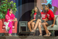 NEWS - Malala Yousafzai hält in Omaha eine Rede