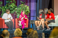 NEWS - Malala Yousafzai hält in Omaha eine Rede