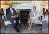 NEWS - John Kerry trifft Theresa May in London