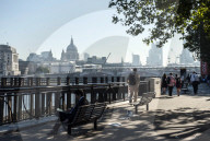 NEWS - London kämpft mit der Hitze