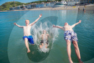 FEATURE - Sommer: Ein Sprung ins kühle Nass!