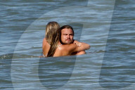 EXKLUSIV - Nina Agdal turtelt mit Leonardo DiCaprio am Beach von Malibu
