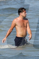 EXKLUSIV - Nina Agdal turtelt mit Leonardo DiCaprio am Beach von Malibu