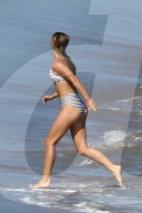 EXKLUSIV - Nina Agdal turtelt mit Leonardo DiCaprio am Beach von Malibu