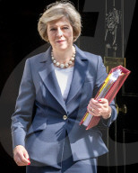 NEWS - London: Theresa May hält ihre erste Kabinett-Sitzung