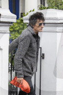 PEOPLE - Hat babyfrei: Ronnie Wood vor seinem Haus in London