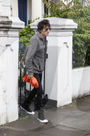 PEOPLE - Hat babyfrei: Ronnie Wood vor seinem Haus in London