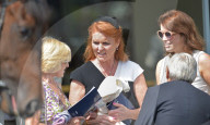 PEOPLE - Sarah Ferguson und Tochter Eugenie beim Pferderennen in Ascot