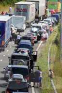 NEWS - Dover versinkt im Stau vor der Grenze zu Frankreich
