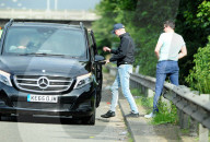 EXKLUSIV - Chris Evans muss mal für kleine Jungs