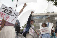 NEWS - Sitzstreik gegen US Army: Okinawa protestiert gegen Stützpunktbau