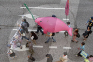 NEWS - Sitzstreik gegen US Army: Okinawa protestiert gegen Stützpunktbau