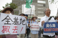 NEWS - Sitzstreik gegen US Army: Okinawa protestiert gegen Stützpunktbau