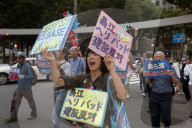 NEWS - Sitzstreik gegen US Army: Okinawa protestiert gegen Stützpunktbau