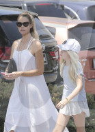 PEOPLE - Denise Richards geht mit Tochter Lola Shoppen in Malibu