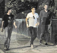 EXKLUSIV - Harry Styles im Ausgang mit Freunden