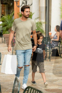 PEOPLE - Scott Disick geht mit seinem Sohn Mason Sushi essen