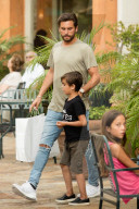 PEOPLE - Scott Disick geht mit seinem Sohn Mason Sushi essen