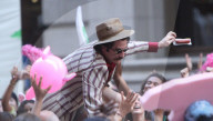PEOPLE - Jake Gyllenhall startet durch bei den Dreharbeiten zu "Okja"