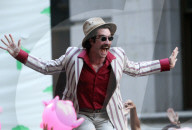 PEOPLE - Jake Gyllenhall startet durch bei den Dreharbeiten zu "Okja"