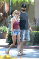 PEOPLE - Brody Jenner und Kaitlynn Carter spazieren durch Malibu
