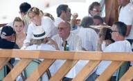 PEOPLE - Tom Hanks und Karlie Kloss treffen sich zum Essen in Positano