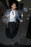 PEOPLE - Tom Hiddleston fliegt zurück nach LA