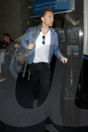 PEOPLE - Tom Hiddleston fliegt zurück nach LA