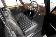 PEOPLE - John Lennons '1956 Austin Princess' kommt unter den Hammer
