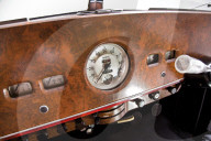PEOPLE - John Lennons '1956 Austin Princess' kommt unter den Hammer