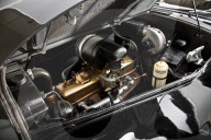 PEOPLE - John Lennons '1956 Austin Princess' kommt unter den Hammer