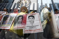 NEWS - Mexico: Proteste gegen das Vergessen der vermissten Studenten in Ayotzinapa