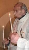 NEWS - Paris: Gedenkmarsch für den ermordeten Priester Jacques Hamel