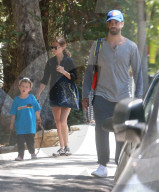 PEOPLE - Familientag im Park: Natalie Portman