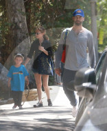 PEOPLE - Familientag im Park: Natalie Portman