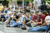 FEATURE - Pokemon Go Spieler in Düsseldorf