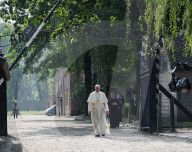 NEWS - Polen: Papst Franziskus besucht das Vernichtungslager Auschwitz 