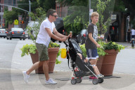 PEOPLE - Liv Tyler's bessere Hälfte Dave Gardner geht mit den Jungs Eisessen