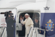 NEWS - Polen: Papst Franziskus wird am Flughafen von Krakau verabschiedet