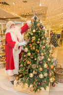 FEATURE - Es kann nie früh genug sein! Selfridges eröffnet den Christmas Shop