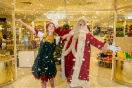 FEATURE - Es kann nie früh genug sein! Selfridges eröffnet den Christmas Shop