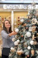 FEATURE - Es kann nie früh genug sein! Selfridges eröffnet den Christmas Shop