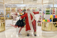 FEATURE - Es kann nie früh genug sein! Selfridges eröffnet den Christmas Shop