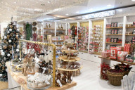 FEATURE - Es kann nie früh genug sein! Selfridges eröffnet den Christmas Shop