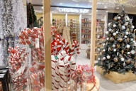 FEATURE - Es kann nie früh genug sein! Selfridges eröffnet den Christmas Shop