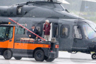 EXKLUSIV - Modezarin Miuccia Prada landet mit dem Heli im verregneten St. Moritz