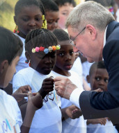 OLYMPIA 2016 - IOC-Präsident Thomas Bach besucht das Olympische Dorf